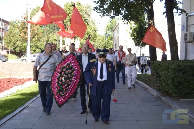 Будем достойны подвига поколения победителей фашизма!-0
