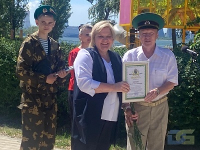 Воронежские коммунисты поздравили пограничников Нововоронежа с профессиональным праздником-2