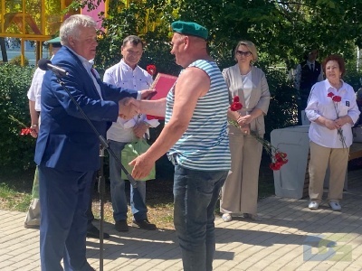 Воронежские коммунисты поздравили пограничников Нововоронежа с профессиональным праздником-5